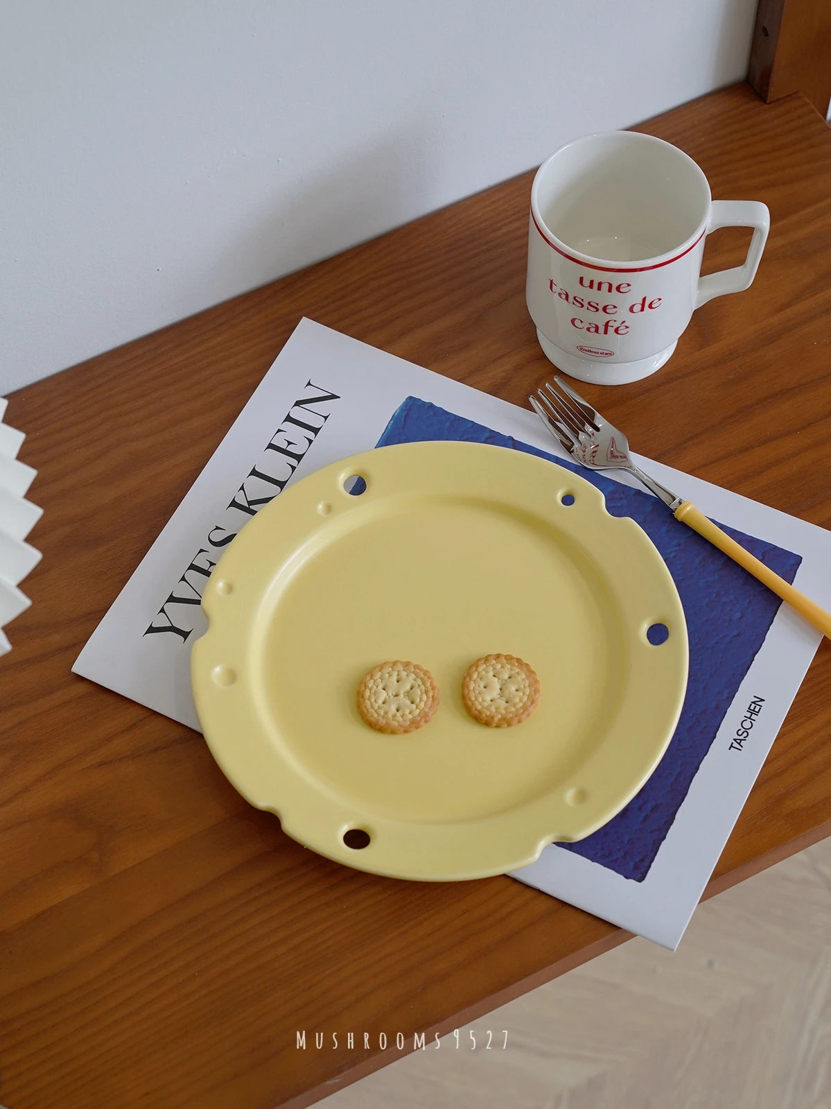 Matte Korean Style Cute Irregular Ceramic Cheese Dessert Plate Triangle Creative Home Flat Plate Cartoon