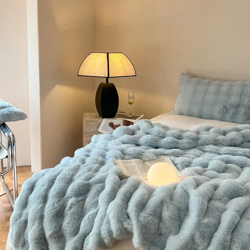 Luxury faux fur Blanket home bed linen Bubble Fleece Knee blanket bed Plaid plush sofa blankets for winter Bedspread on the bed