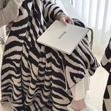 American Zebra Print Knitted Blanket 130X170Cm Comfort Office Sofa Nap Knee Blanket Soft Decorative Bed Towel for Four Seasons