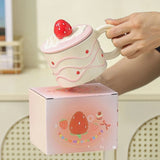 High-looking strawberry three-dimensional decorative ceramic cover with embossed underglaze color creative breakfast coffee cup