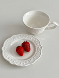 French Relief Coffee Cup Dish Set Exquisite Household Ceramic Drinking Cups With Handle White Round Plates 2Pcs Drinkware Suit