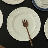 French Relief Dining Plate Household Breakfast Bread Disc Nordic Style White Ceramic Tableware Retro Versatile Dessert Plates