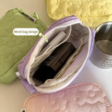 Cute Cosmetic Storage Bag Quilted Flowers Design Cosmetic Bag Soft Comfortable Makeup Bag for Lipstick Tissue Jewelry Pouch