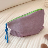 A women's plaid cosmetic bag, large capacity cotton, suitable for travel, make-up