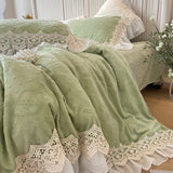 4Pcs Vintage Carved Velvet Lace Ruffles Princess Wedding Bedding Set Queen King Duvet Cover Set Fitted/Flat Sheet Pillowcases