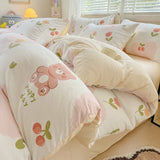 3pcs Simple Line Design Duvet Cover Set Cartoon Strawberry Print Bedding with 2 Pillowcases Skin-friendly Washable Quilt Cover