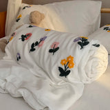 3D Flower Embroidery Summer Quilt Soft Skin Friendly Air Conditioning Comforter Super Soft Machine Washable White Summer Blanket