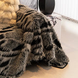1PC-Irregular pattern plush sofa towel, scratch resistant and dust-proof, machine washable, easy to keep the sofa clean