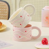High-looking strawberry three-dimensional decorative ceramic cover with embossed underglaze color creative breakfast coffee cup