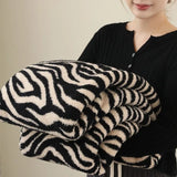 American Zebra Print Knitted Blanket 130X170Cm Comfort Office Sofa Nap Knee Blanket Soft Decorative Bed Towel for Four Seasons