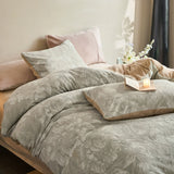 Boutique Milk Fleece 4pcs Bedding Sets for Women Girls Room Princess Carving Flower Winter Warm Quilt Cover Bedspread Pillowcase