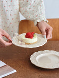 French Relief Dessert Plate Ins Retro Breakfast Bread Plates Household Versatile Dining Disc Milk Tea Colored Ceramic Tableware