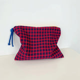 A women's plaid cosmetic bag, large capacity cotton, suitable for travel, make-up