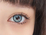 Matte ice blue contrasts with soft silver gray, naturally blending with the color of the iris. Classic colored contact lenses, natural iris tone, 2-pack, annual use, 14.5 mm