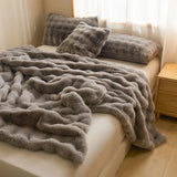 Luxury Solid Color Faux Rabbit Fur Blanket Winter Thickened Warm Faux Fur Blanket Soft Fluffy Throws Blankets for Sofa Bed Naps
