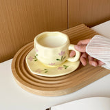 1Set Ceramic Asymmetrical Hand-Kneaded Coffee Cup and Saucer, High-Looking Purple Tulip Coffee Cup and Saucer, Suitable for Home Decoration, Home Drinking Water, Party Party, Camping Style Picnic, Gift Giving