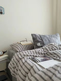 Hua Face  Simple Milk Velvet Stripe een Letter Four Piece Bedding Set Soft Skin Friendly Bloggers Sle Jiangsu Made