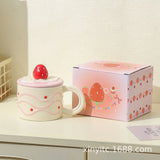 High-looking strawberry three-dimensional decorative ceramic cover with embossed underglaze color creative breakfast coffee cup