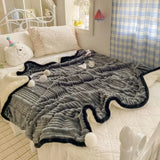 new autumn and winter mother draw lamb fleece ball blanket office nap thickened small blanket airplane blanket